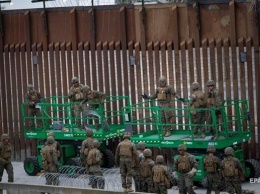 США направят еще 320 военных на границу с Мексикой
