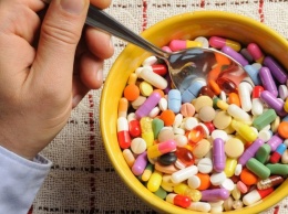 Есть фаст-фуд и "полировать" таблетками: Супрун дала советы по приему витаминов