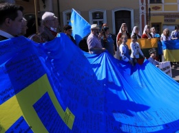 Крымскотатарский флаг развернут в Австрии