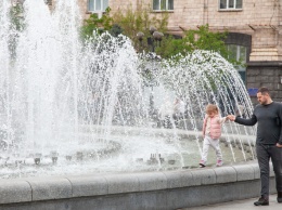 В Киеве заработали поющие фонтаны. Видео