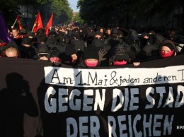На первомайских акциях в Берлине пострадали десятки полицейских