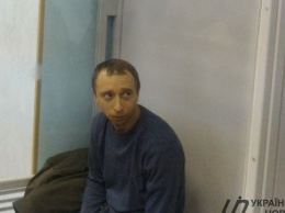 Суд продлил арест подозреваемому в расстрелах на Майдане снайперу Хмелю