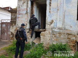 В Николаеве полиция нашла в заброшенном доме нашла вора, который был в розыске