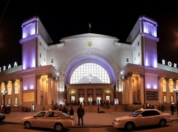 Днепр вошел в десятку самых загруженных вокзалов Украины: список