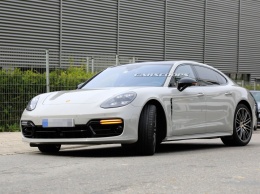 В сети появились фото обновленной Porsche Panamera