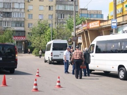 В Днепре на Парусе мужчина на Mercedes сбил женщину