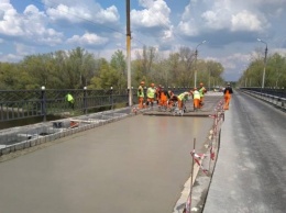 На Донетчине ремонтируют мост через Северский Донец