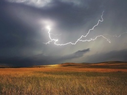 В Запорожской области - повышенная опасность поражения молнией