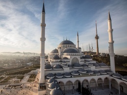 Открылась крупнейшая мечеть в Турции (фото)