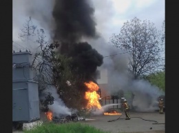 В Первомайске возле отдела полиции сожгли три автомобиля