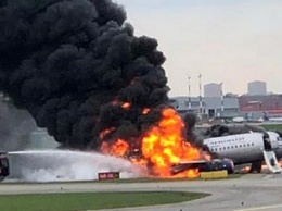 В московском аэропорту Шереметьево при аварийной посадке загорелся пассажирский самолет: все, что известно