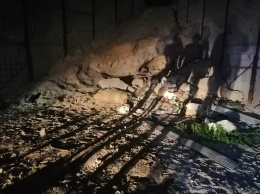 В Мариуполе под завалом песка погибли двое детей, - ФОТО