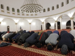 У мусульман по всему миру начался священный месяц поста Рамадан