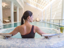 Уникальные SPA-процедуры и бассейн с панорамным видом: услуги отеля "Бристоль" теперь доступны не только постояльцам (новости компаний)