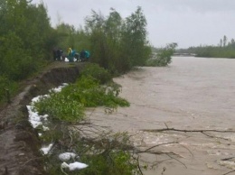 На Буковине возникла угроза прорыва дамбы