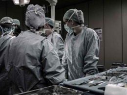 Пластические хирурги все чаще дарят мужчинам кубики пресса