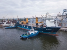 «НИБУЛОНу» поставили два портальных крана для уникального проекта - 140-метрового судна NIBULON MAX