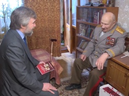 Вадим Новинский поздравил 94-летнего военного разведчика Владимира Кузовенко с годовщиной победы