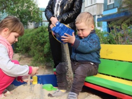 В Приднепровске появились новые детские площадки на месте пустырей