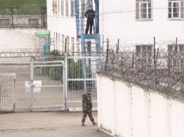 Обливают водой и бьют электрошокером: заключенные Черкасской ИК говорят о пытках