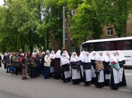 В Киеве духовенство и верующие УПЦ прошли крестным ходом в память о погибших во Второй мировой войне