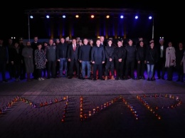 Херсонцы присоединились к всеукраинской акции "Первая минута мира"