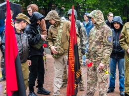 В Днепре активисты "Правого сектора" организовали мирный митинг "Днепр против тоталитаризма"