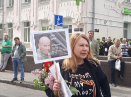 Бережная рассказала, что пришла на акцию 9 мая в футболке Zara. Суд установил, что на ней нет георгиевской ленты
