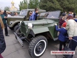 В Николаеве с фронтовыми песнями и под надзором полиции продолжают праздновать День Победы