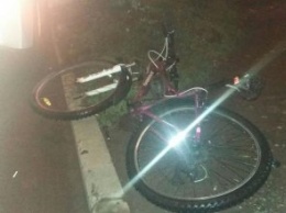 В Кривом Роге легковушка сбила велосипедиста: есть пострадавшие (ФОТО)