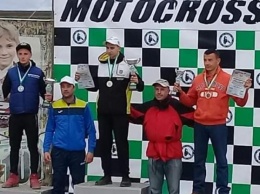 Каменчанин в свой день рождения победил в мотокроссе в Мирнограде