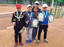 Криворожские теннисисты отлично выступили на соревнованиях в Новой Каховке