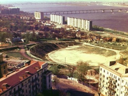 Как выглядел первый стадион Днепра на месте башен-близнецов во время СССР (Фото)