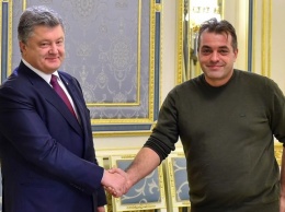 "Военного" советника Порошенко обвинили в присвоении гуманитарки на 20 млн грн