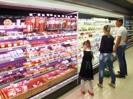 Жуткая "акция" в супермаркете взбесила украинцев: внутри "вкусняшки" кишит жизнь, плесень в подарок