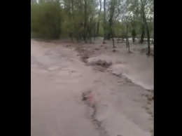 В Кореновском районе Кубани затопило дорогу к хутору Казаче-Малеваному