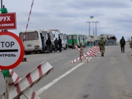 Стоял в очереди: на КПВВ "Марьинка" умер пожилой мужчина