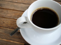 Диетологи призывают перестать пить кофе летом