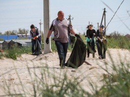 В Кирилловке провели масштабный субботник - вывезли 10 тонн мусора, - ФОТОРЕПОРТАЖ