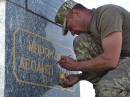 Криворожские танкисты восстановили памятник героям Второй Мировой