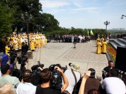 Почти треть украинцев считают себя верующими ПЦУ