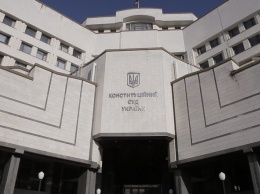Коллеги хотят уволить главу Конституционного суда Шевчука