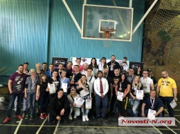 В Николаеве состоялся чемпионат по классическому пауэрлифтингу