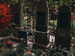 Царство меланхолии: как выглядит Байковое кладбище на рассвете