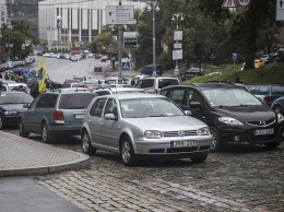 Водители «евроблях» вернулись протестовать под Верховную Раду