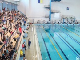 В Днепре на базе СК «Метеор» прошли соревнования по плаванию среди юниоров и юношей (ФОТО)