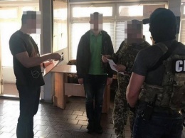 На Харьковщине пограничник брал взятки от жителей ОРДЛО за фиктивный переход границы