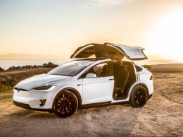 Tesla обновляет ПО для Model S/Model X после возгорания батарей