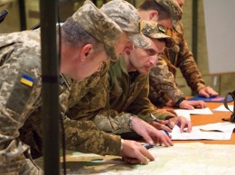 Артиллерия ВСУ проводит учения со стрельбами на полигоне в Черниговской области