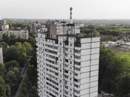 В Киеве на Теремках школьник выпал с 16 этажа